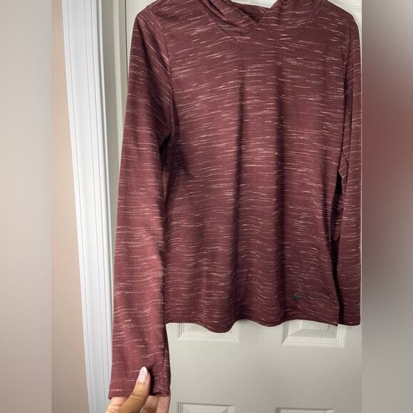 Nike Dri Fit Athletic Burgundy Brown lightweight Hoodie Top size Medium - Picture 2 of 5